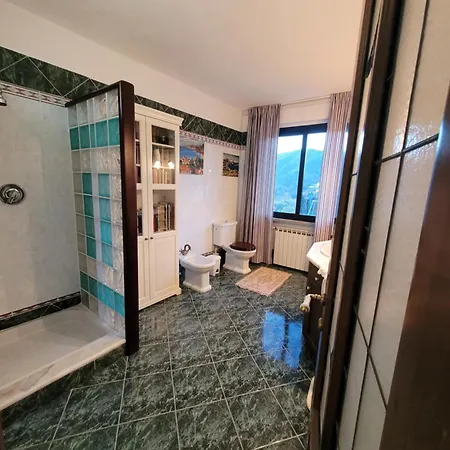 Hébergement de vacances Madama Dorè, Casa Indipendente Con Grande Giardino E Parcheggio Privato La Spezia