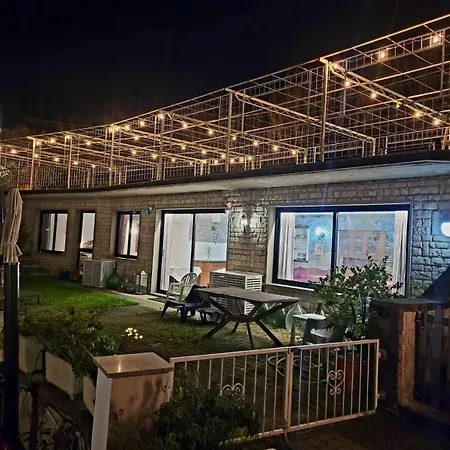 Madama Dorè, Casa Indipendente Con Grande Giardino E Parcheggio Privato * La Spezia