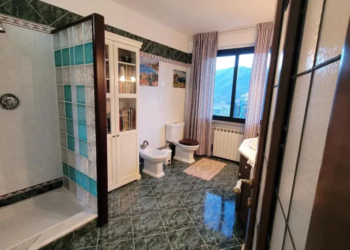 Prázdninový dům Madama Dore, Casa Indipendente Con Grande Giardino E Parcheggio Privato La Spezia