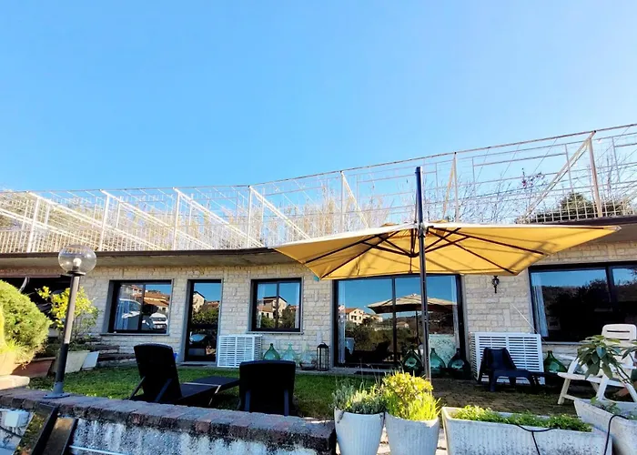 Prázdninový dům Madama Dore, Casa Indipendente Con Grande Giardino E Parcheggio Privato La Spezia